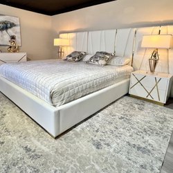 Modern Miami Furniture - Bedroom furniture, bed, nightstand, lamp, rug, decor
