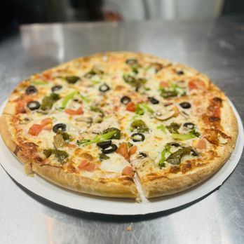 Summit's Place - Veggie pizza - Pizza Near Me - Middleton, Massachusetts