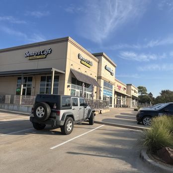 Benny’s Café Breakfast and Lunch - Outside - Cafes Near Me - Colleyville, Texas