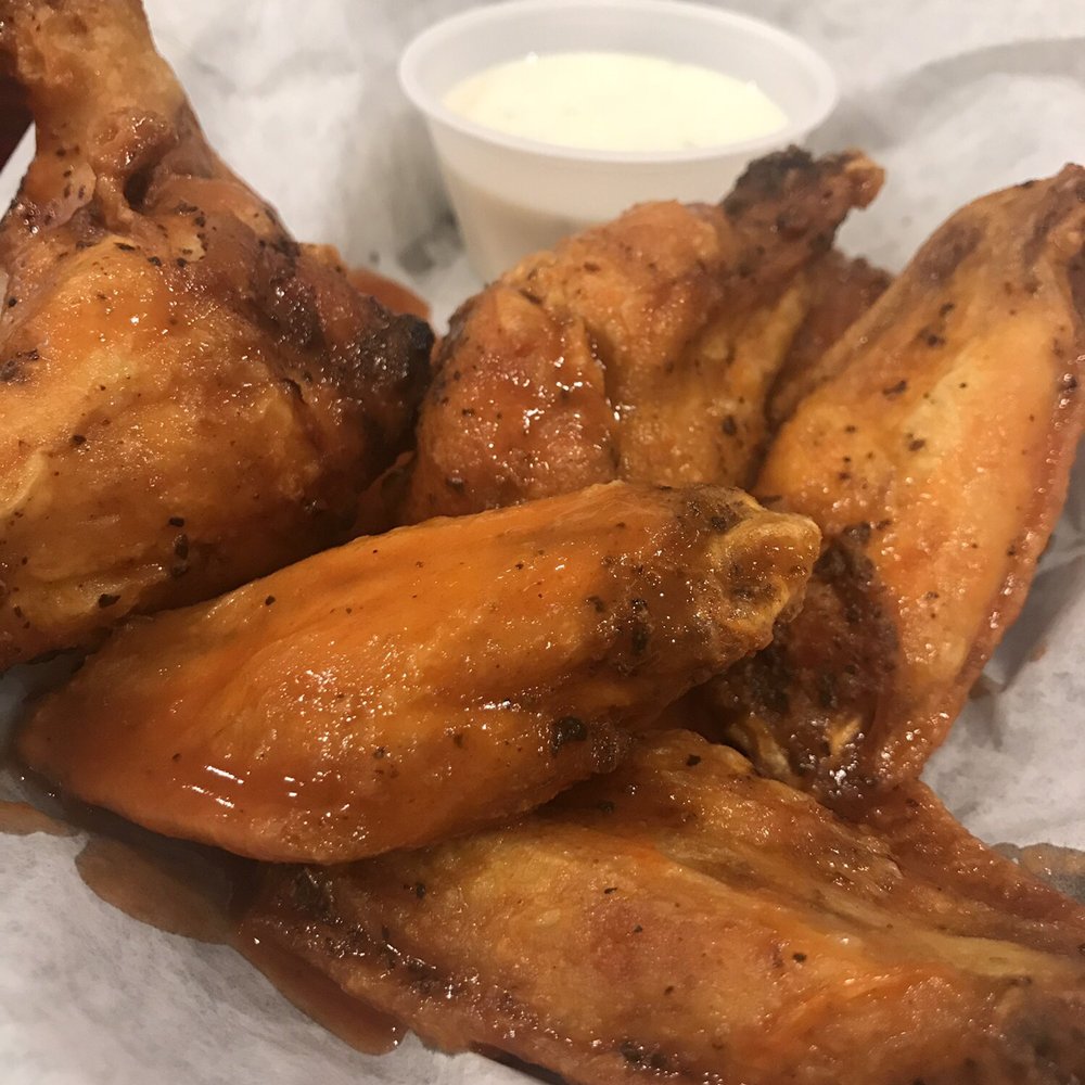 Pizza On Tap - 7 Pieces Buffalo Wings - Pizza Near Me - Vista, California Pizza On Tap - 7 Pieces Buffalo Wings - Pizza Near Me - Vista, California