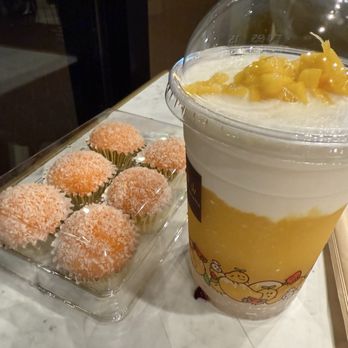 Hui Lau Shan - Mango mochi & D4 - Desserts Near Me - Irvine, California Hui Lau Shan - Mango mochi & D4 - Desserts Near Me - Irvine, California