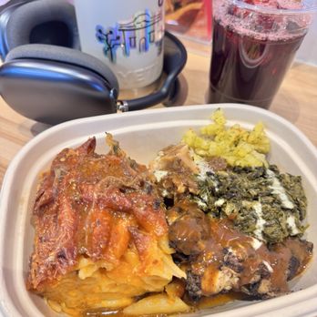 Twin Isle - Macaroni Pie, Ox Tail, Jerk chicken , Sauted Spinach and pineapple chow - Caribbean Near Me - Austin, Texas