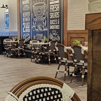 Crema Gourmet - Seating - Breakfast & Brunch Near Me - New York, New York