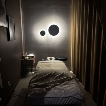 Knead Massage Studio - Massage Near Me - Vancouver, British Columbia
