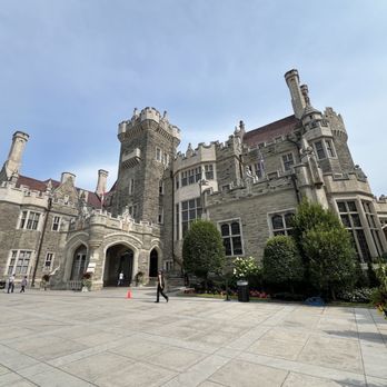 Casa Loma - The front - Museums Near Me - Toronto, Ontario