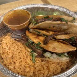 Mami’s Cocina - Birria tacos