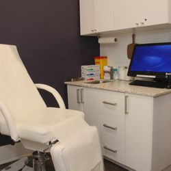 Dermatology on Bloor - Treatment Room