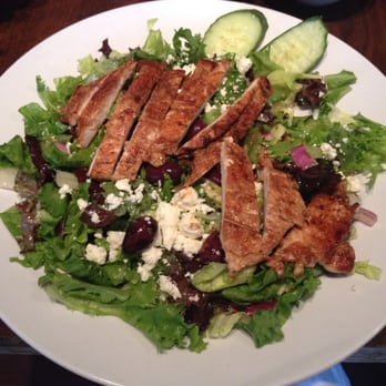 Po Melvin's - Greek salad AMAZING! - American Near Me - Irving, Texas