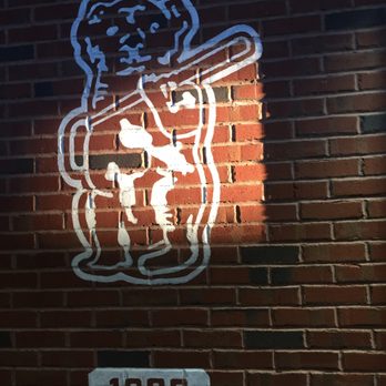 Wrigley Field - Stadiums & Arenas Near Me - Chicago, Illinois Wrigley Field - Stadiums & Arenas Near Me - Chicago, Illinois
