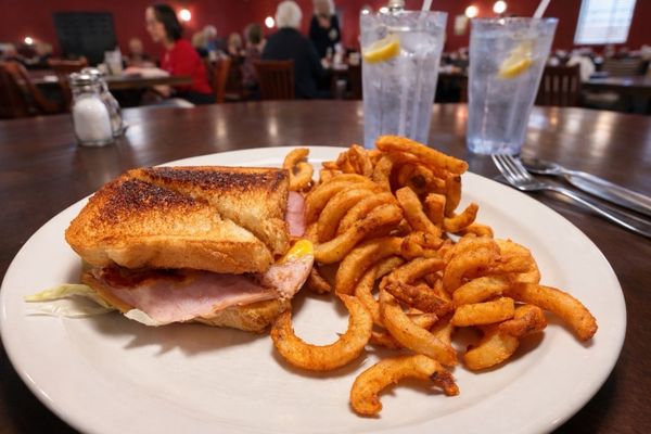 THE DINNER BELL STEAK & FISH - Updated March 2026 - 47 Photos & 49