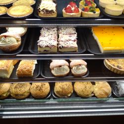 Meadows Bakery - Cakes