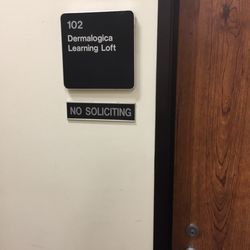 The International Dermal Insitute - Front door