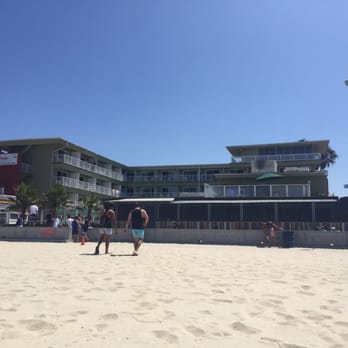 Surfer Beach Hotel - The only good thing about this hotel is how close it is to the beach. - San Diego, CA