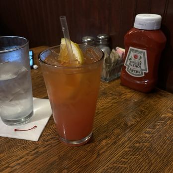 The Union Bluff Grill & Pub - Rum punch - American Near Me - York, Maine The Union Bluff Grill & Pub - Rum punch - American Near Me - York, Maine