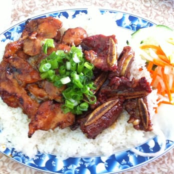 Com Tam Ninh Kieu - #31 Broken rice with Charbroiled chicken & short ribs - Vietnamese Near Me - Rosemead, California Com Tam Ninh Kieu - #31 Broken rice with Charbroiled chicken & short ribs - Vietnamese Near Me - Rosemead, California