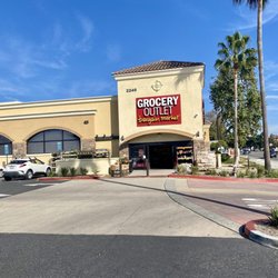 Grocery Outlet - Market front