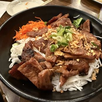 Chef Papa Vietnamese Kitchen - Pork chop vermicelli - Vietnamese Near Me - Flushing, New York
