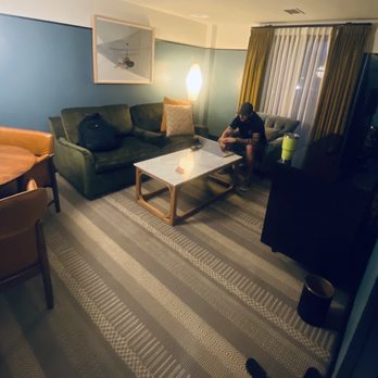 Emeline - Hotels Near Me - Charleston, South Carolina Emeline - Hotels Near Me - Charleston, South Carolina