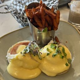 Eggs Benedict