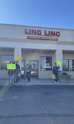Ling Ling Chinese Restaurant by null