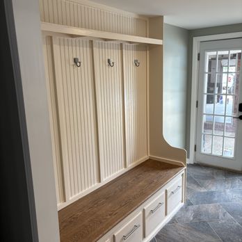 Transform Construction - Custom entryway shelving - General Contractors Near Me