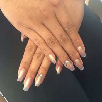 Lan's Nails - $23 for full set of acrylics and rhinestones - Nail Salons Near Me - Los Angeles, California