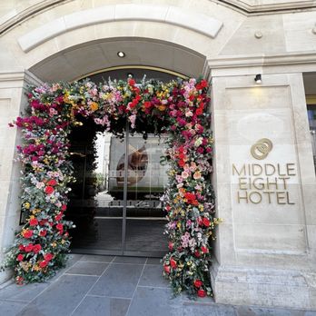 Middle Eight - Charming Front door - Hotels Near Me - London, XGL Middle Eight - Charming Front door - Hotels Near Me - London, XGL