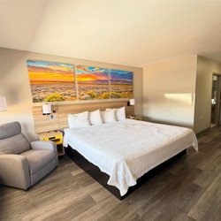 Days Inn by Wyndham Van Horn TX - Guest room