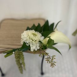 St Cloud Florist - Custom boutonniere.