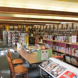 Howland Green Branch Library - Lots of Spanish materials