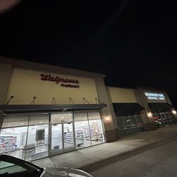 Walgreens Pharmacy - Walgreens out door sign OFF before closing hours ~~ we can't found out that we missed that place