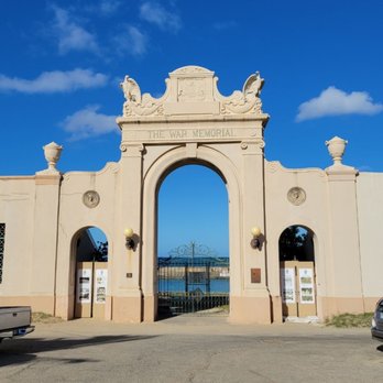 Waikiki Natatorium War Memorial - Landmarks & Historical Buildings Near Me - Honolulu, Hawaii