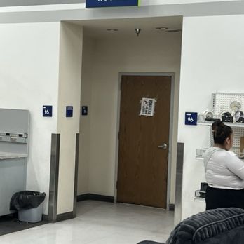 Deseret Industries - Yes,  accessible restrooms! - Thrift Stores Near Me - Sacramento, California