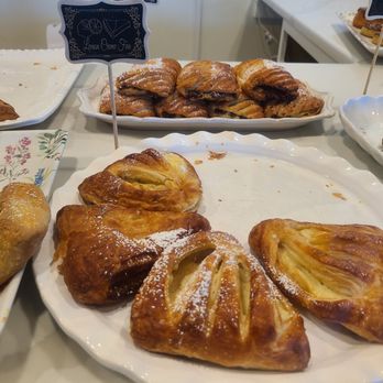 Le Petit Paris - Southside - Cafes Near Me - Jacksonville, Florida