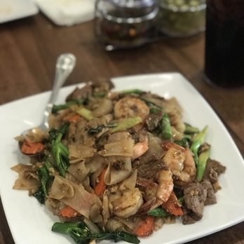 Muay Thai Kitchen - See Ew with beef and shrimp - Thai Near Me - San Marcos, California Muay Thai Kitchen - See Ew with beef and shrimp - Thai Near Me - San Marcos, California