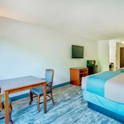 Motel 6 - Motel Grand Rivers KY Double Queen