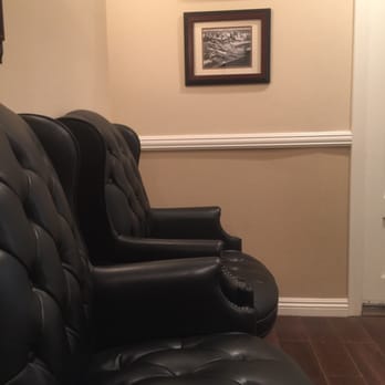 Williamson & Gentilini - Three seats available in foyer. - Wills, Trusts, & Probates Near Me - Long Beach, California Williamson & Gentilini - Three seats available in foyer. - Wills, Trusts, & Probates Near Me - Long Beach, California