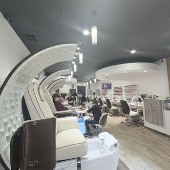 VIP Nail Spa - Nail Salons Near Me - Thousand Oaks, California