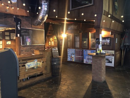 Varners Restaurant & Tavern by null