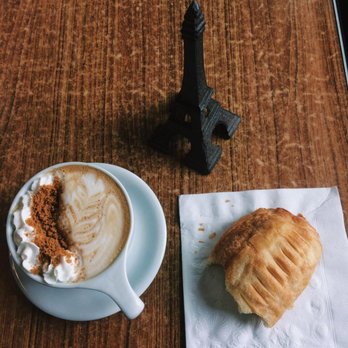 Le Coffee Shop - Cookie Butter Latte is unbelievably delicious - Breakfast & Brunch Near Me - Temecula, California