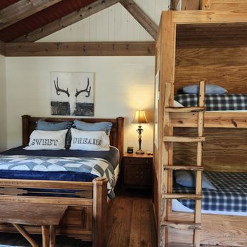 The Lodges At Lost Maples - Vacation Rentals Near Me - Vanderpool, Texas The Lodges At Lost Maples - Vacation Rentals Near Me - Vanderpool, Texas