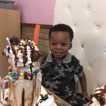K & J's Elegant Pastries - Candy Bar Express Kolossal Shake - Desserts Near Me - Birmingham, Alabama