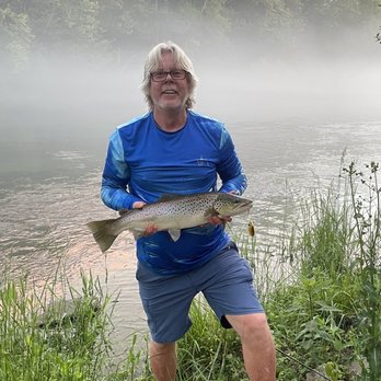 Trophy Water Guide Service - Brownie - Fishing Near Me - Hampton, Tennessee