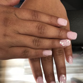 B B Nail & Spa - Dip powder short with flower design - Nail Salons Near Me - Beaumont, California