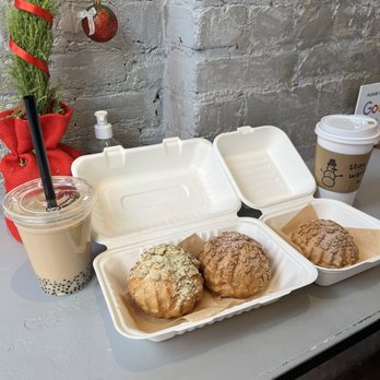 AlimamaTea - Hokkaido milk premium custard Cream Puff Boba Milk Tea Cream Puff Matcha Cream Puff turmeric honey ginger tea rose milk tea with mini boba - Desserts Near Me - New York, New York