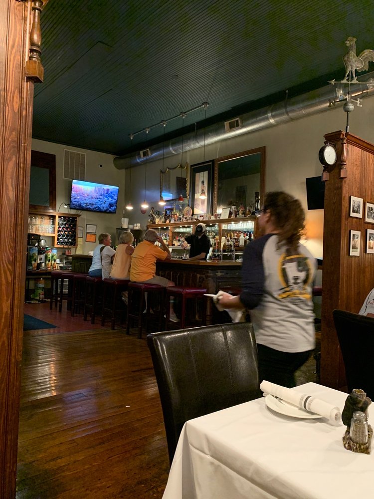 Berni's on West Main Logo
