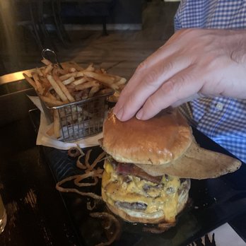 Little Bad Wolf - Wolf Burger - American Near Me - Chicago, Illinois