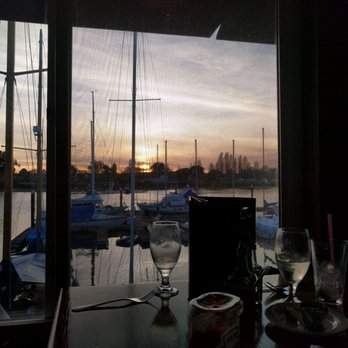 Quinn's Lighthouse - This is what you're paying for when you come here, not the food. - Seafood Near Me - Oakland, California