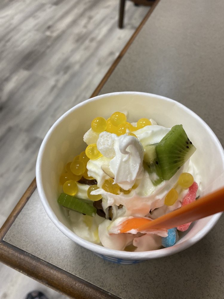BLEND FROZEN YOGURT 14 Photos & 19 Reviews 392 W Nepessing, Lapeer
