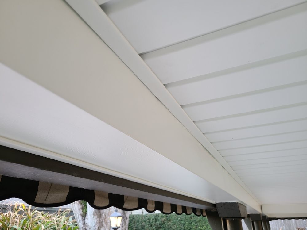 Slide of R.Leons Construction